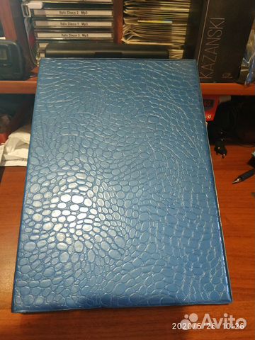 Кляссер с коллекцией марок