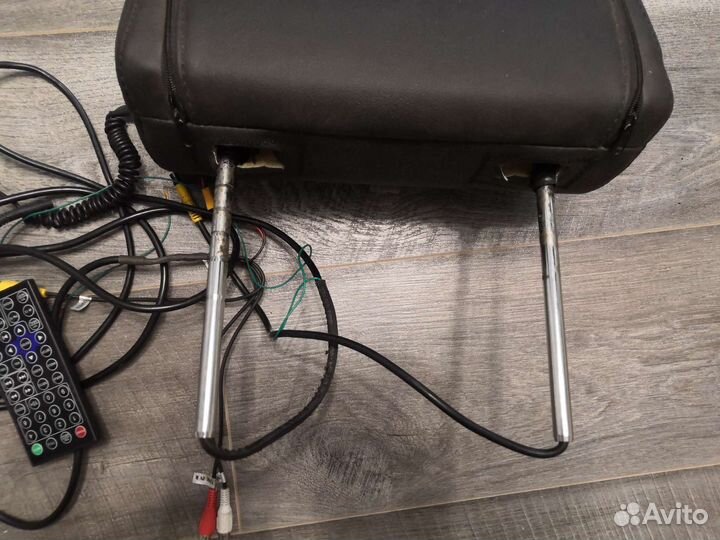 Подголовник с монитором