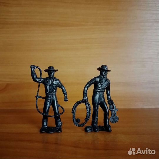 Фигурки Ковбоев из 90-х годов