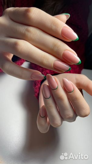 Модель на маникюр