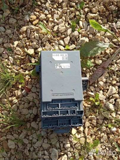 Блок предохранителей Honda civic 8 4D