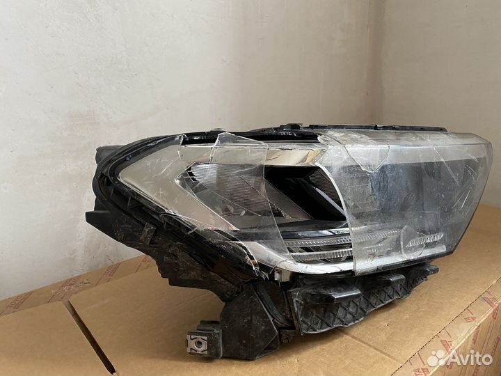 Правая фара volkswagen polo