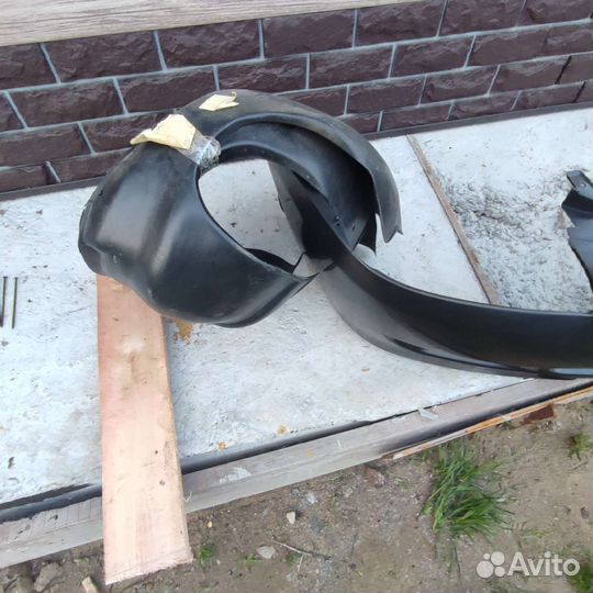 Бампер передний mitsubishi lancer 9