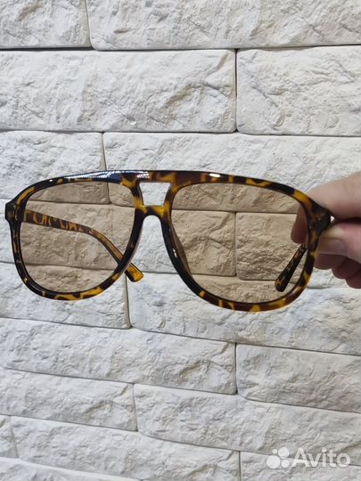 Солнечные очки женские