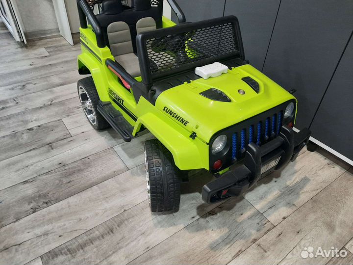 Детский электромобиль jeep