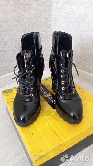 Ботинки женские