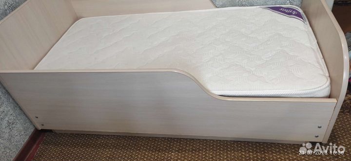 Детская кровать от 3 лет с матрасом бу