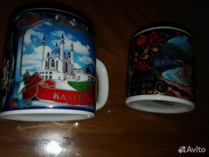 Коллекция 12 маленьких кружечек с городами