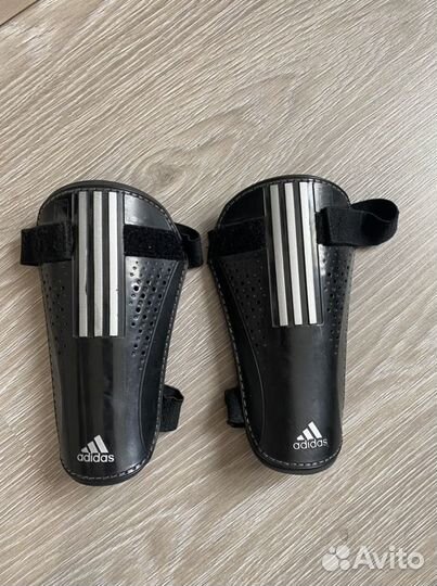 Щитки футбольные adidas