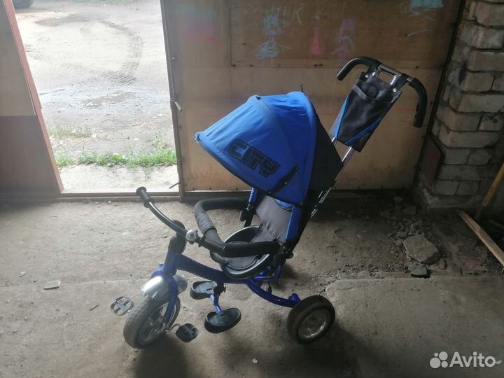 Велосипед с родительской ручкой