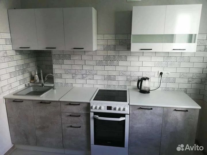 Готовые кухни 2м в ассортименте