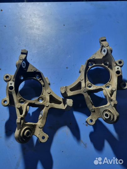 Кулак задний крайслер 300С