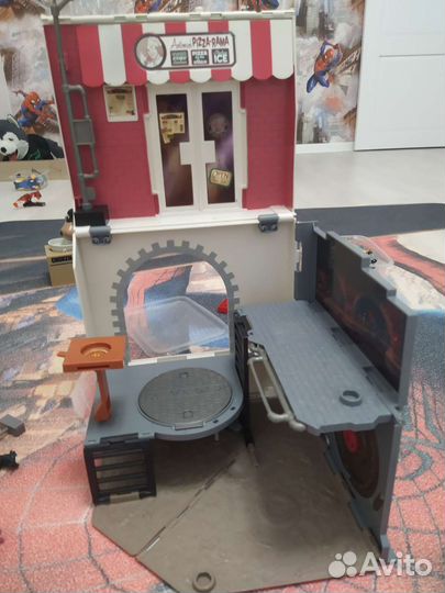 Черепашки-ниндзя и доп герои, дом