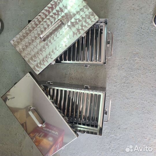 Коптильня двухярусная на замках