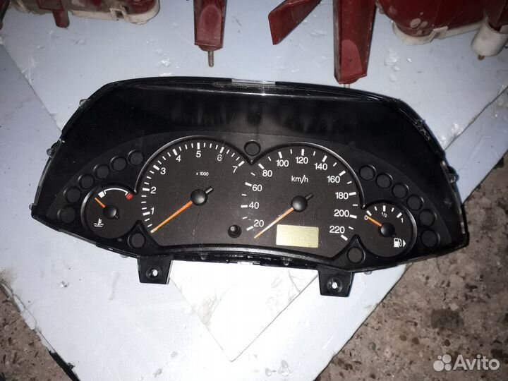 Панель приборов американец фокус 1 2,0 зитек