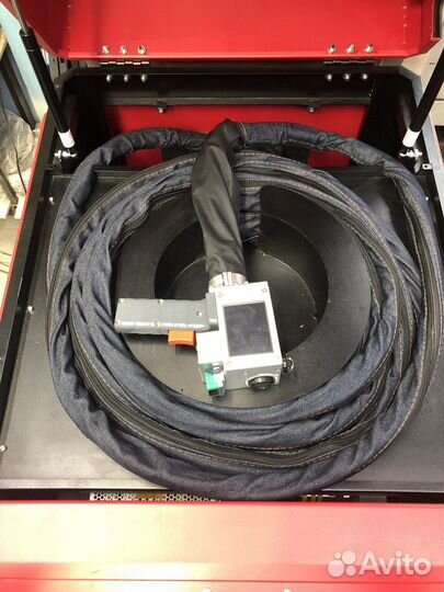 Аппарат лазерной очистки металла TauLaser LCM