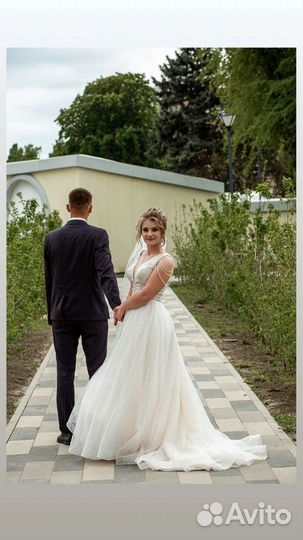 Свадебное платье со шлейфом