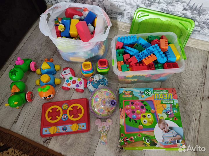 Вещи пакетом от 0 до 3 лет и игрушки