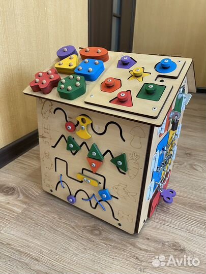 Бизиборд домик