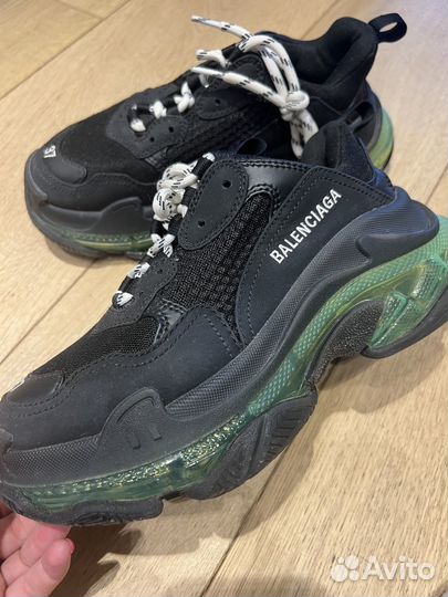 Продам кроссовки Balenciaga