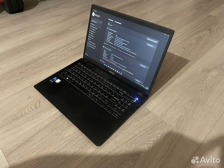 Ноутбук msi modern 15 b12m