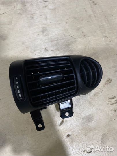 Воздуховод печки правый Mercedes-Benz C-Class W203