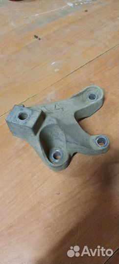 Крепление АКПП Mazda 3