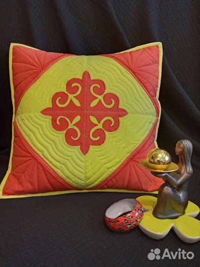 Подушка интерьерная