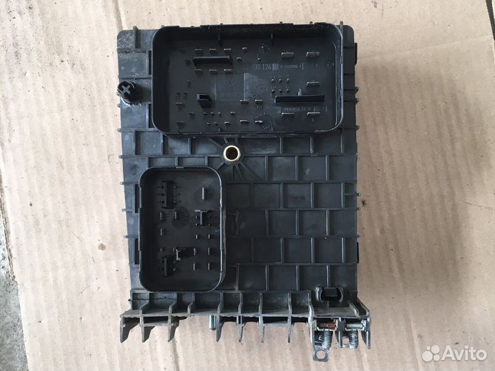 Блок предохранителей Skoda Octavia A5 (3443)