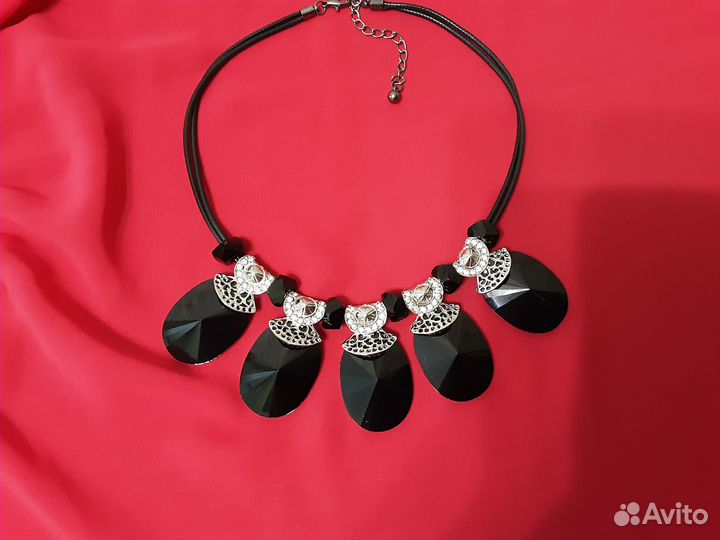 Колье черное