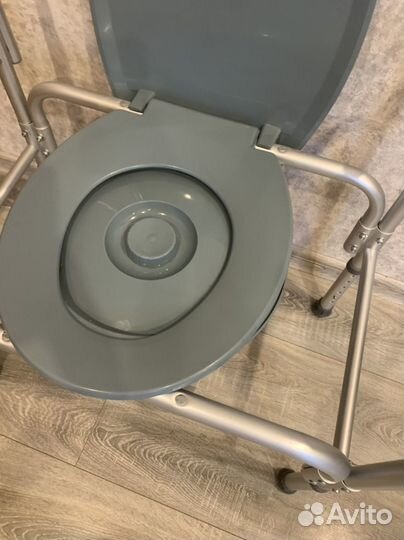 Санитарный стул - туалет для взрослых, пожилых