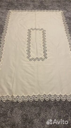 Скатерть с кружевом