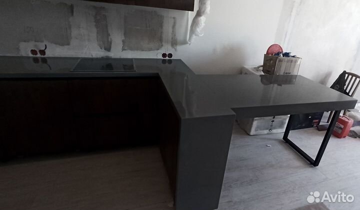 Столешница на кухню из камня м2