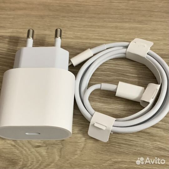 Зарядное устройство на iPhone