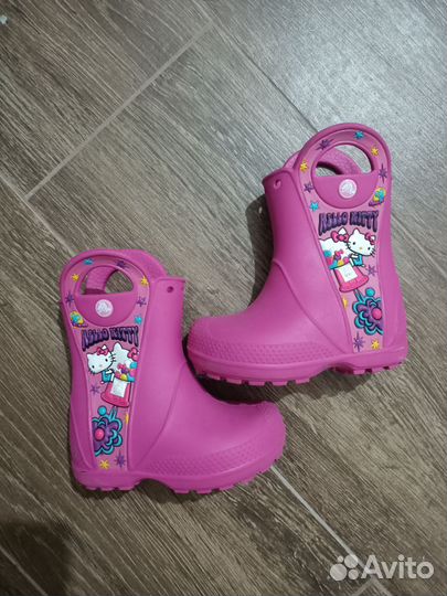 Резиновые сапоги для девочки crocs