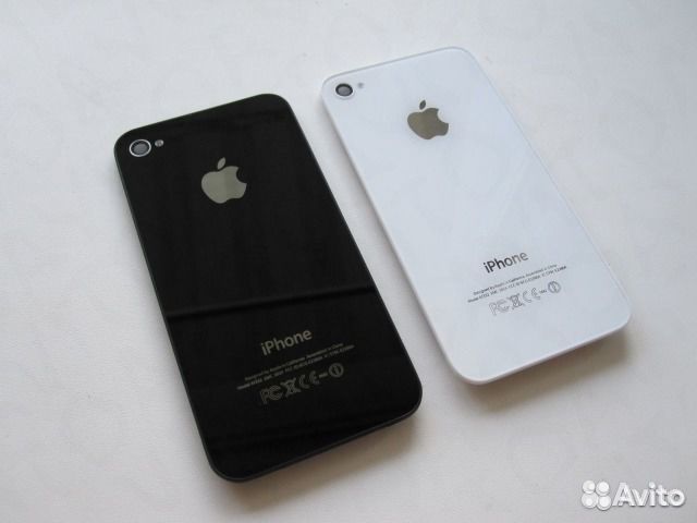 Задняя крышка и дисплей на iPhone 4/4s
