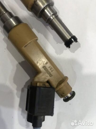 Форсунка топливная Toyota Rav4 ZSA30 3zrfae 3ZR