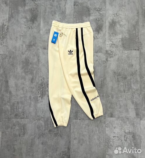 Спортивные штаны adidas