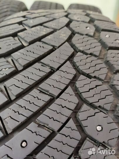 Gislaved Nord Frost 200 SUV 215/60 R17 98T