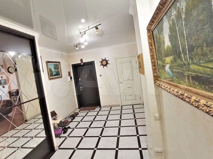 3-к. квартира, 107 м², 5/19 эт.