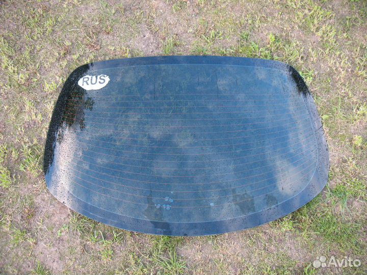 Заднее стекло седан Nissan Primera P12