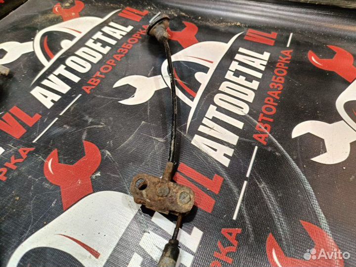 Троса ручного тормоза Volkswagen Passat B5 Plus