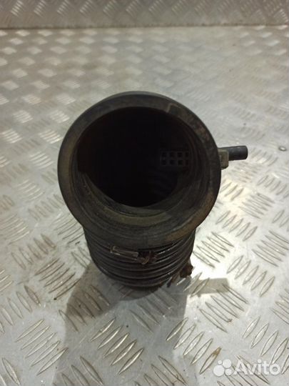 Патрубок воздушного фильтра Daewoo Nexia седан 1.6