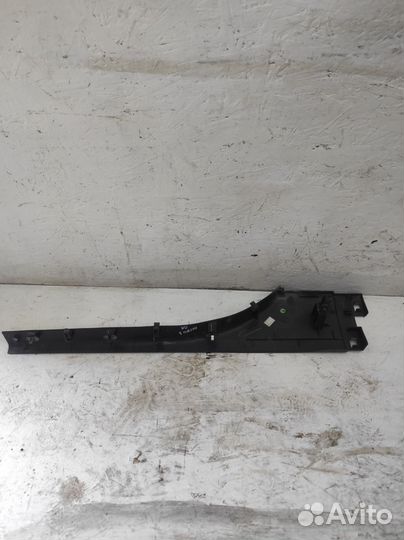 Обшивка порога левого Renault Megane III 2009-2016