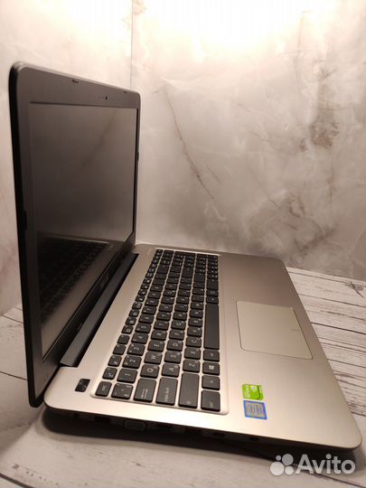 Игровой Asus c FullHD/i5-7200U/Nvidia 940MX/8 RAM