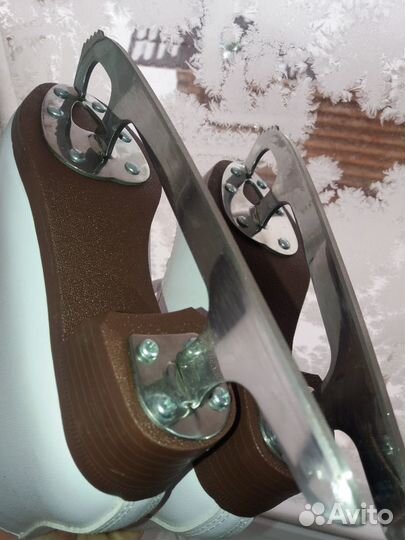 Фигурные коньки Graf Davos Gold, 28р