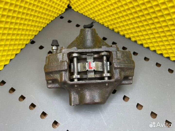 Суппорт задний левый Mercedes-Benz C-Class W202