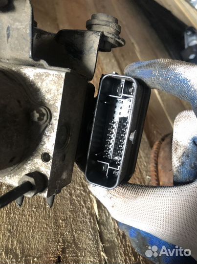 Блок абс volkswagen polo 2015 6r0907379aq