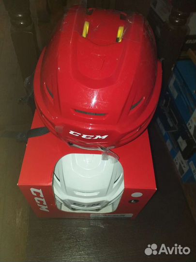 Хоккейный шлем ccm tacks 210sr M.L красн и белый