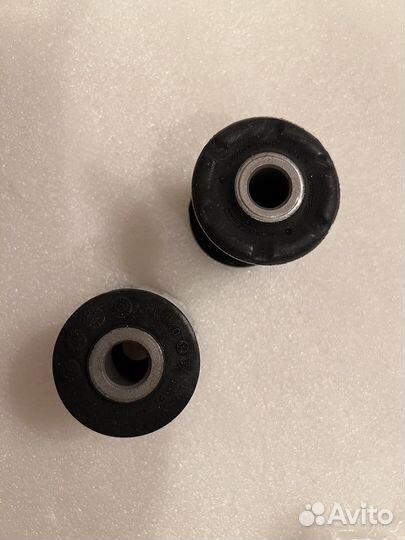 Сайлентблок кулака цапфы задней Volkswagen Touareg